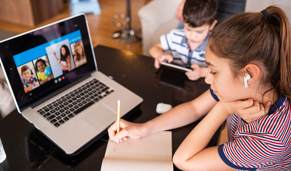 How to Navigate Online Learning with your Children During COVID-19